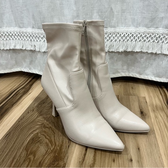Steve Madden Elan Off-White Heeled Booties - Picture 1 of 8